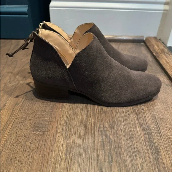Kenneth Cole Chocolate Suede Ankle Booties - Picture 2 of 7